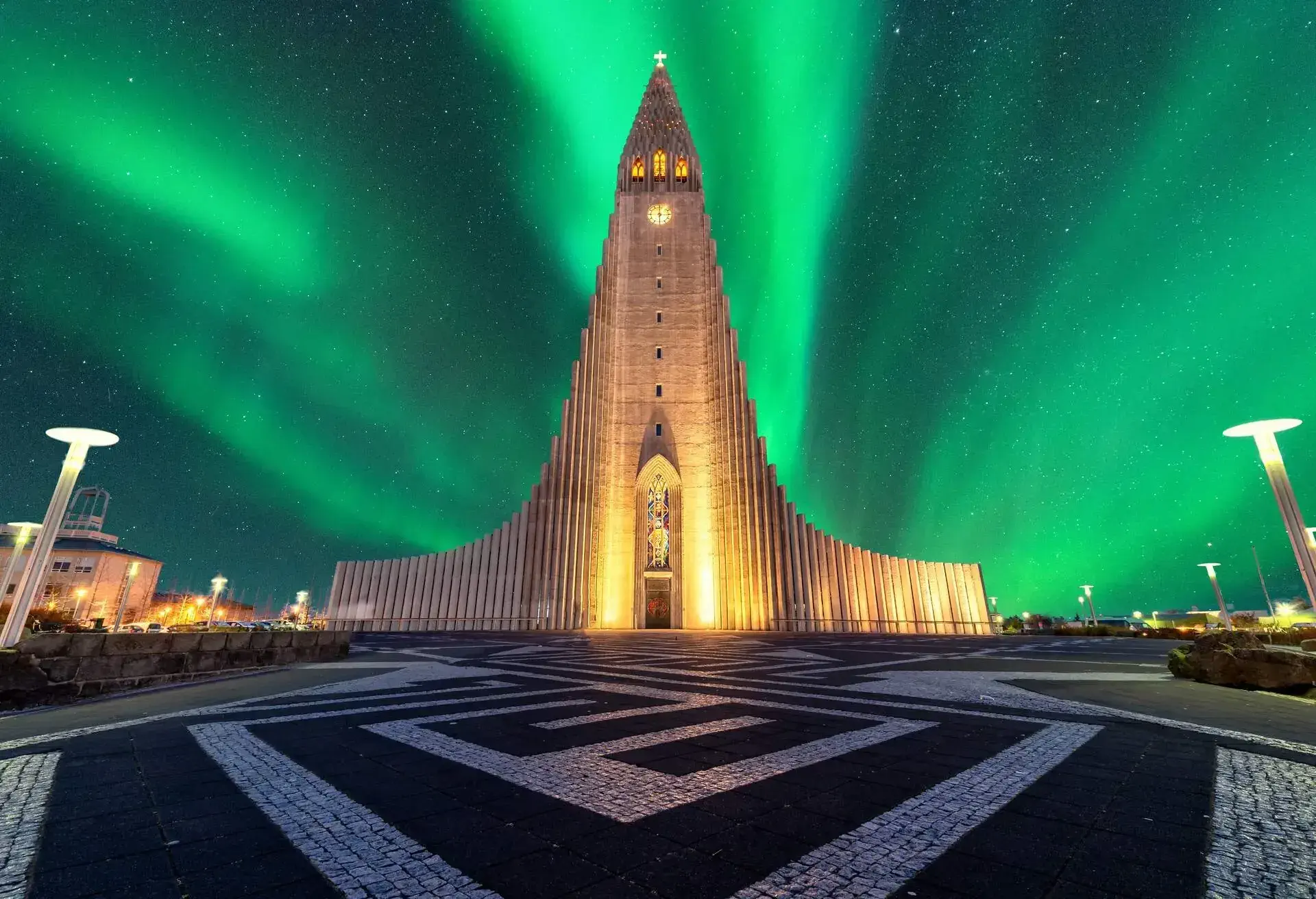 DEST_ICELAND_Reykjavík_Hallgrímskirkja-Catherdral_GettyImages-1145036239