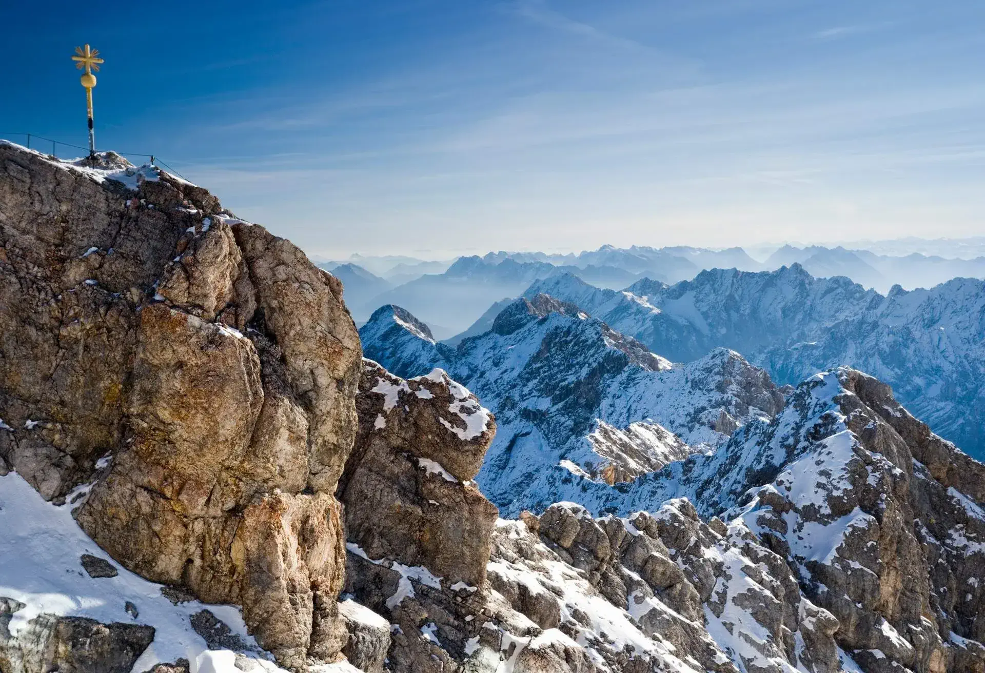 DEST_GERMANY_BAVARIA_MOUNT_ZUGSPITZE_WETTERSTEIN_RANGE_GettyImages-83352185