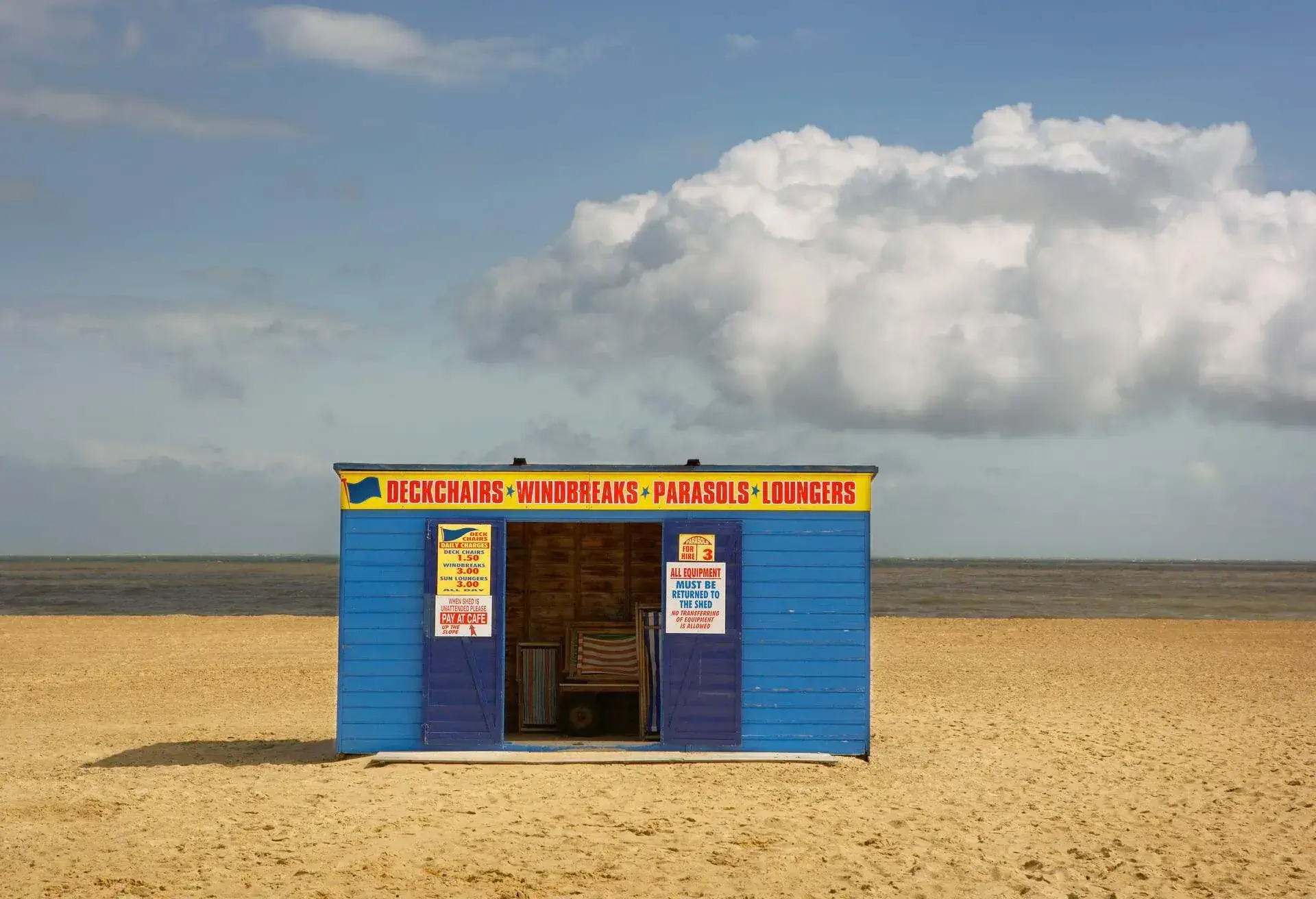 UK_YORKSHIRE_WHITBY_BEACH_DECKCHAIR_SHACK