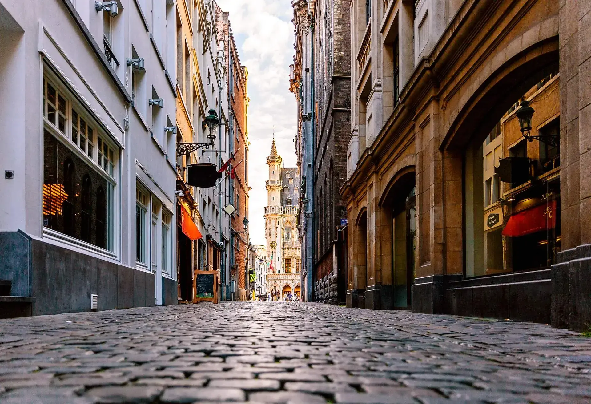 dest_belgium_brussels_street_gettyimages-1161443514