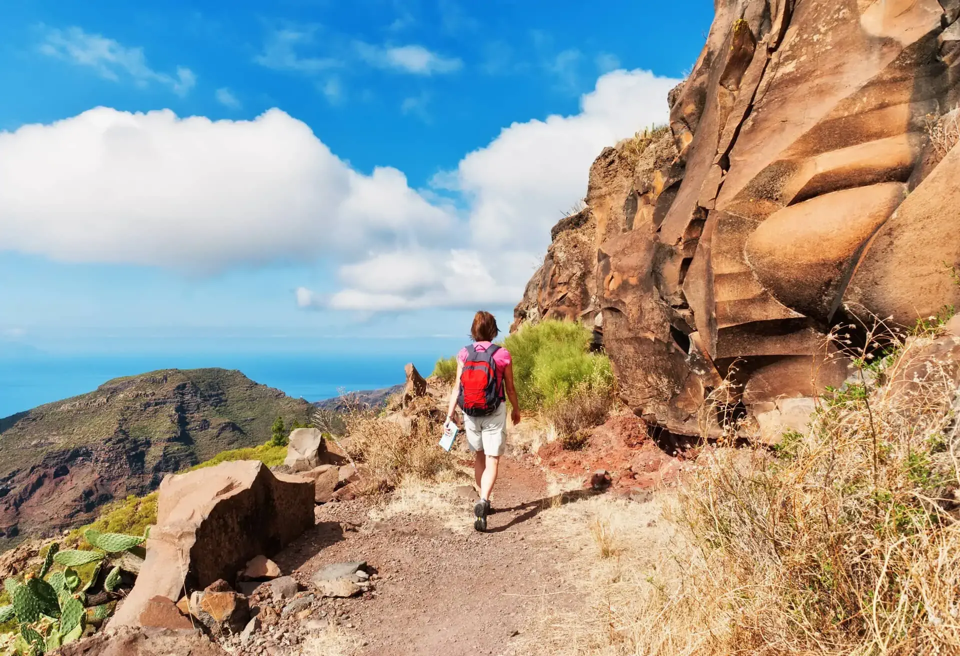 Ruta de senderismo en Tenerife, España.