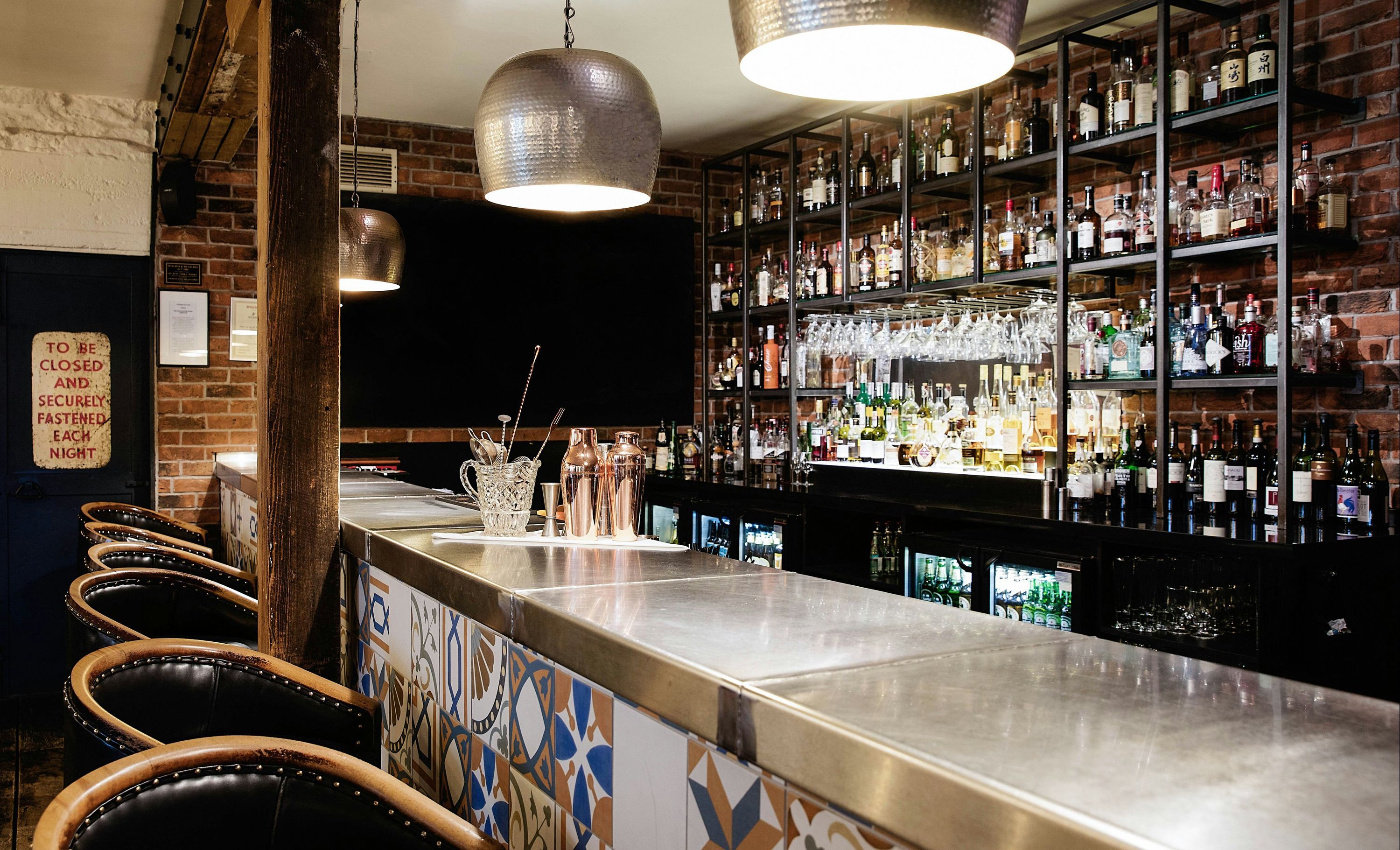 Bar