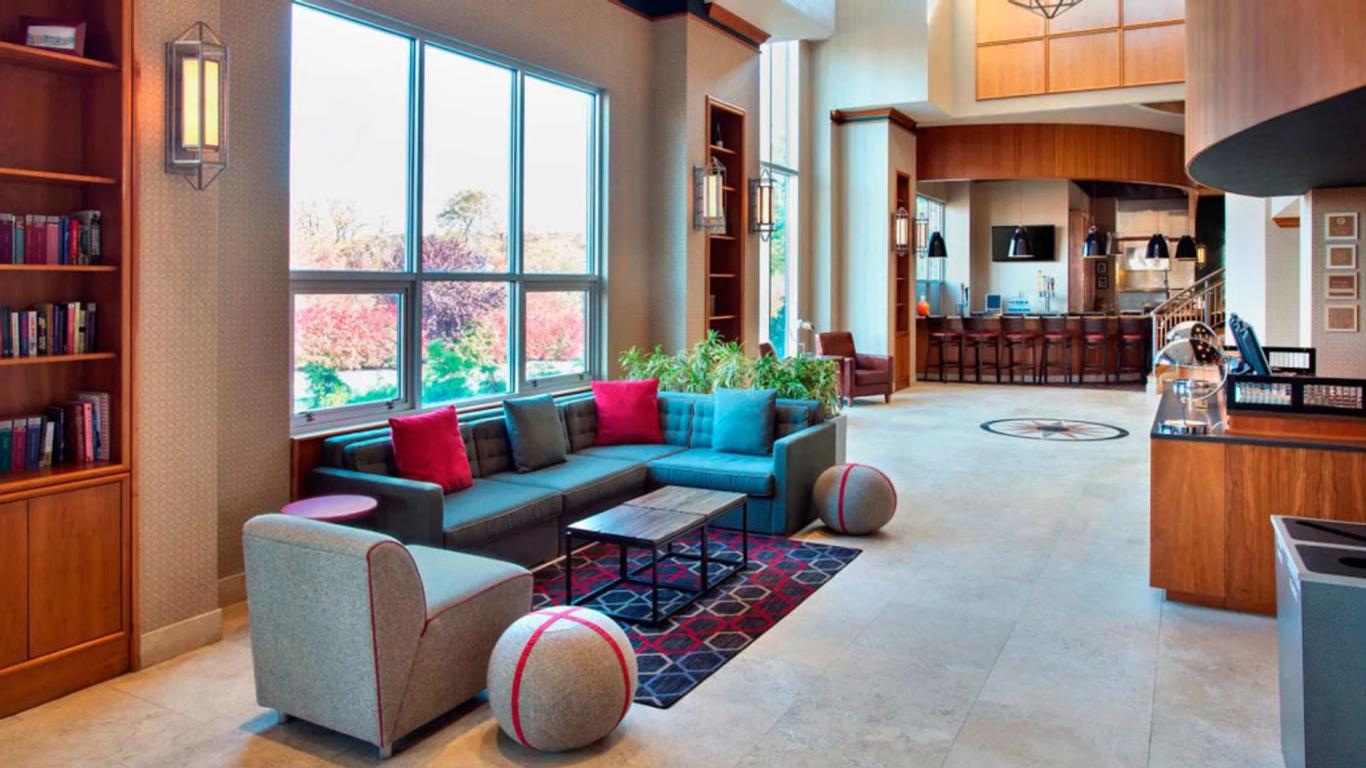 Four Points by Sheraton Melville Long Island
