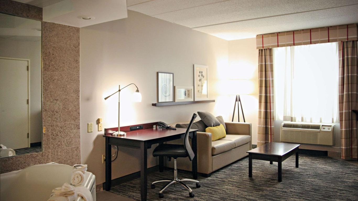 Country Inn & Suites by Radisson, Frackville, PA