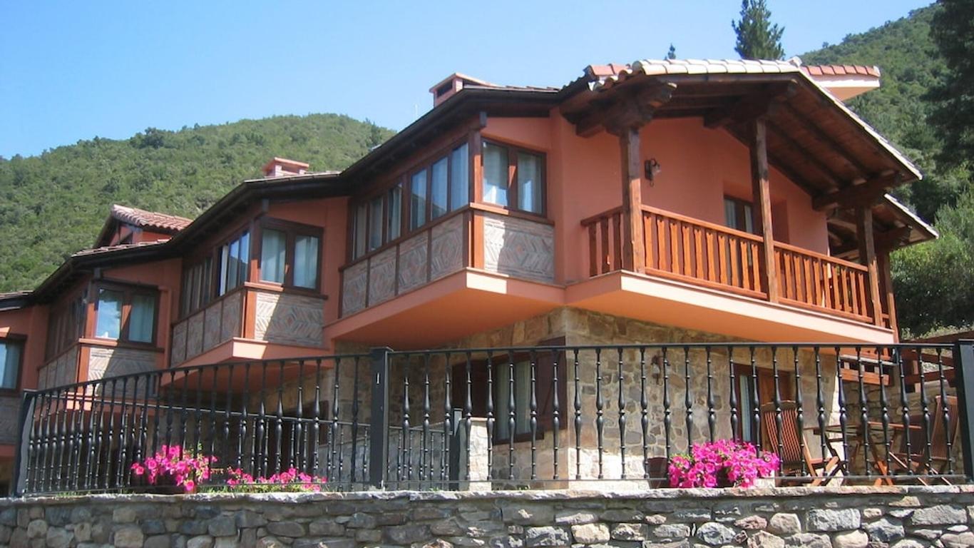 Apartamentos La Montaña