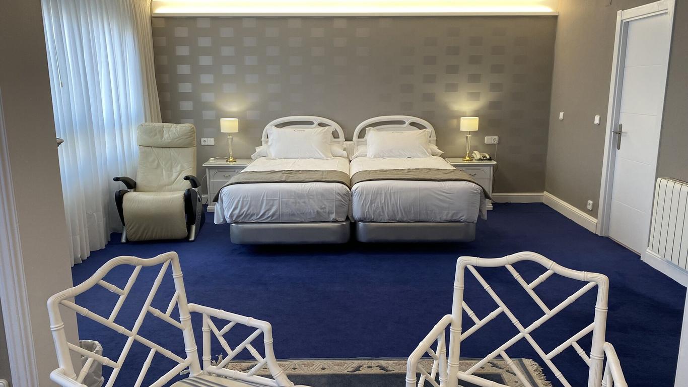 Las Rocas Playa Hotel