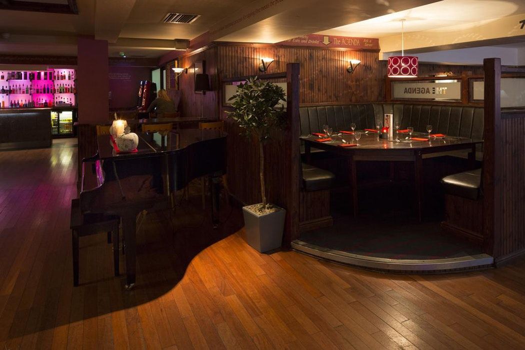 Bar