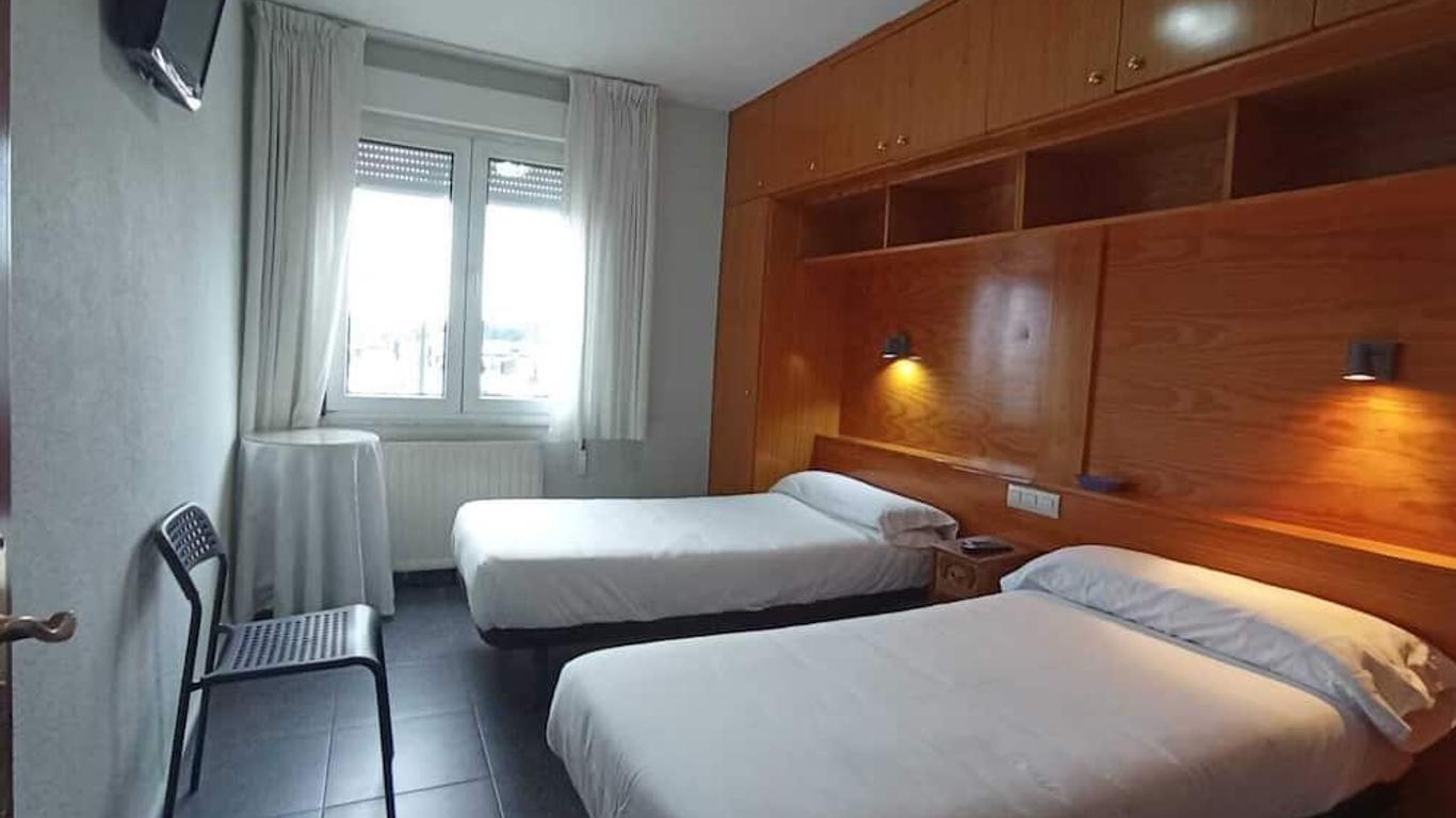Hostal Puente Azud