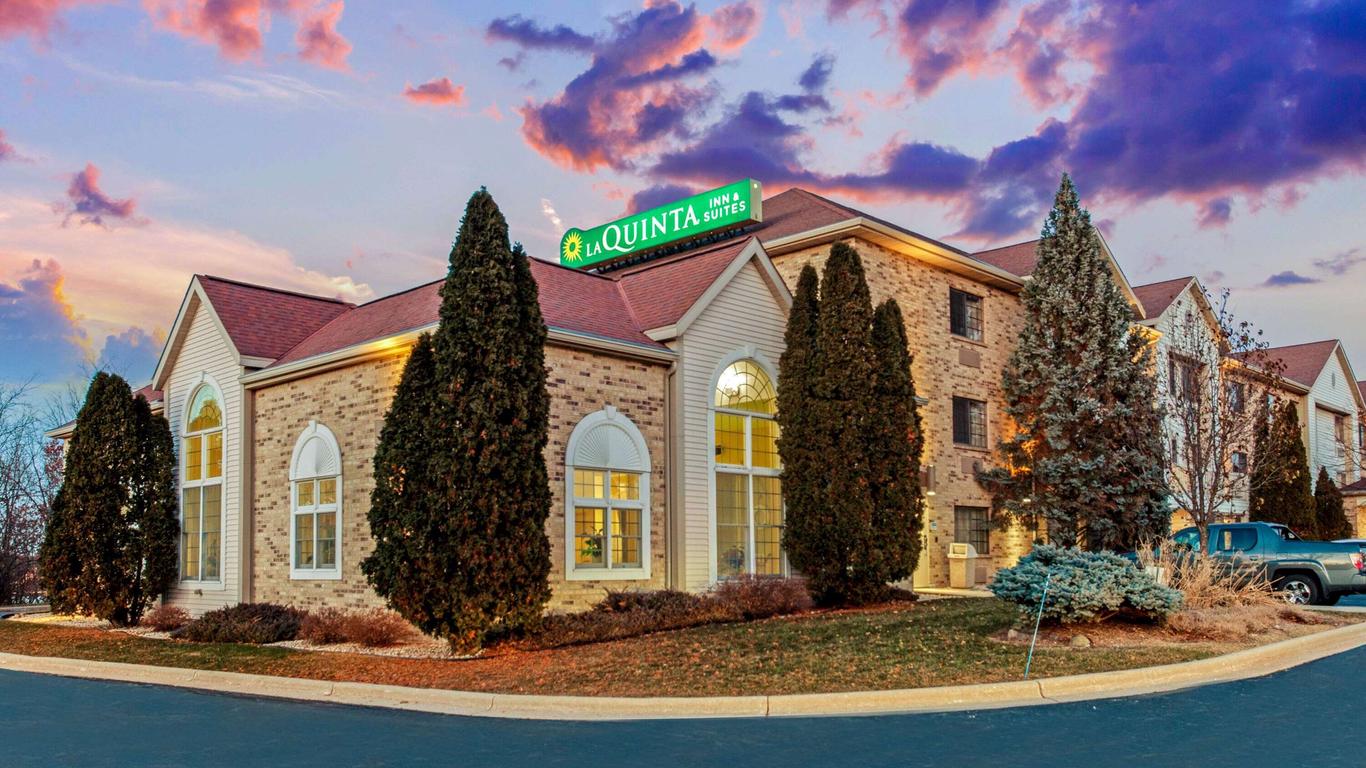 La Quinta Inn & Suites by Wyndham Milwaukee Delafield