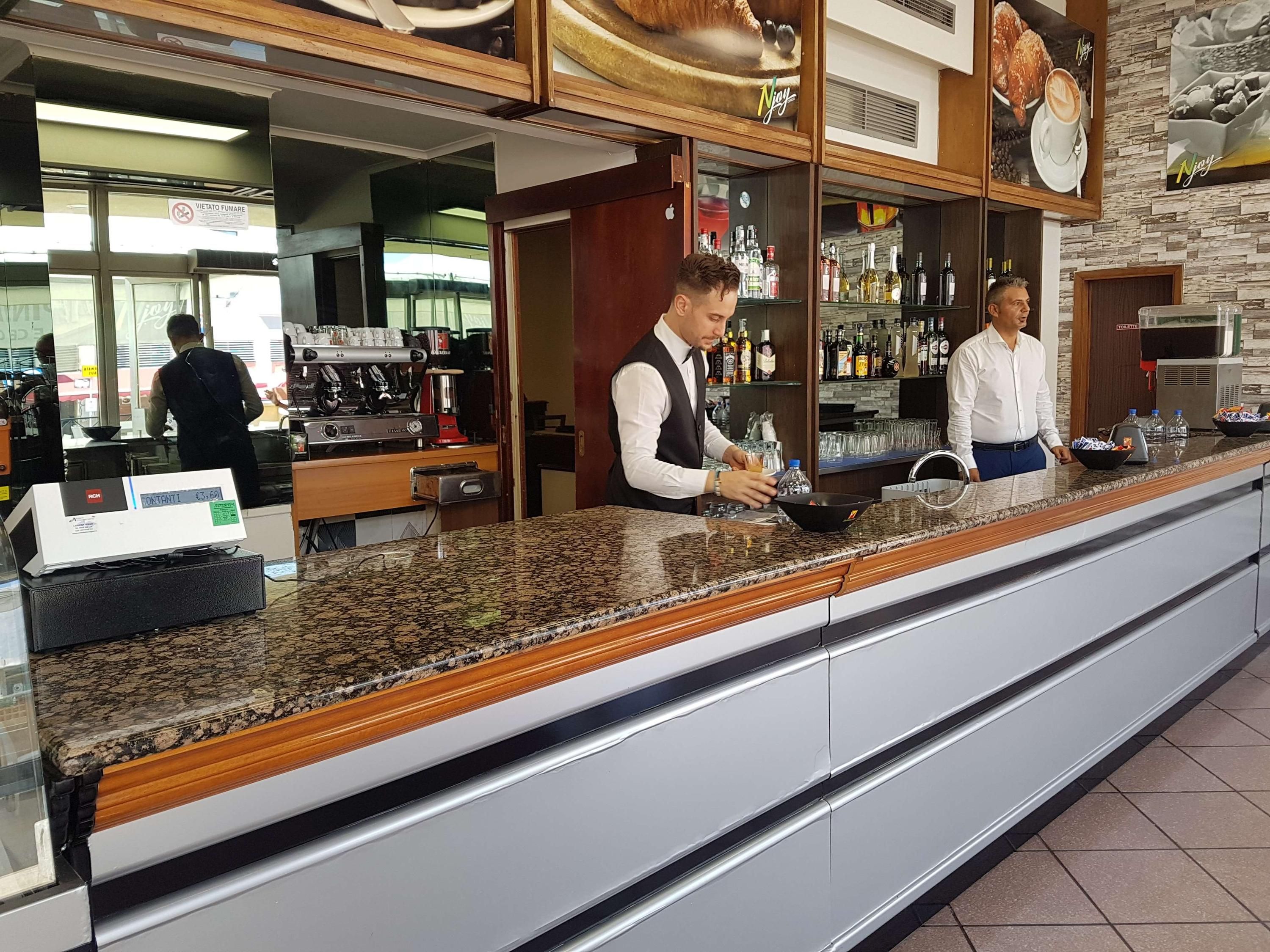 Bar