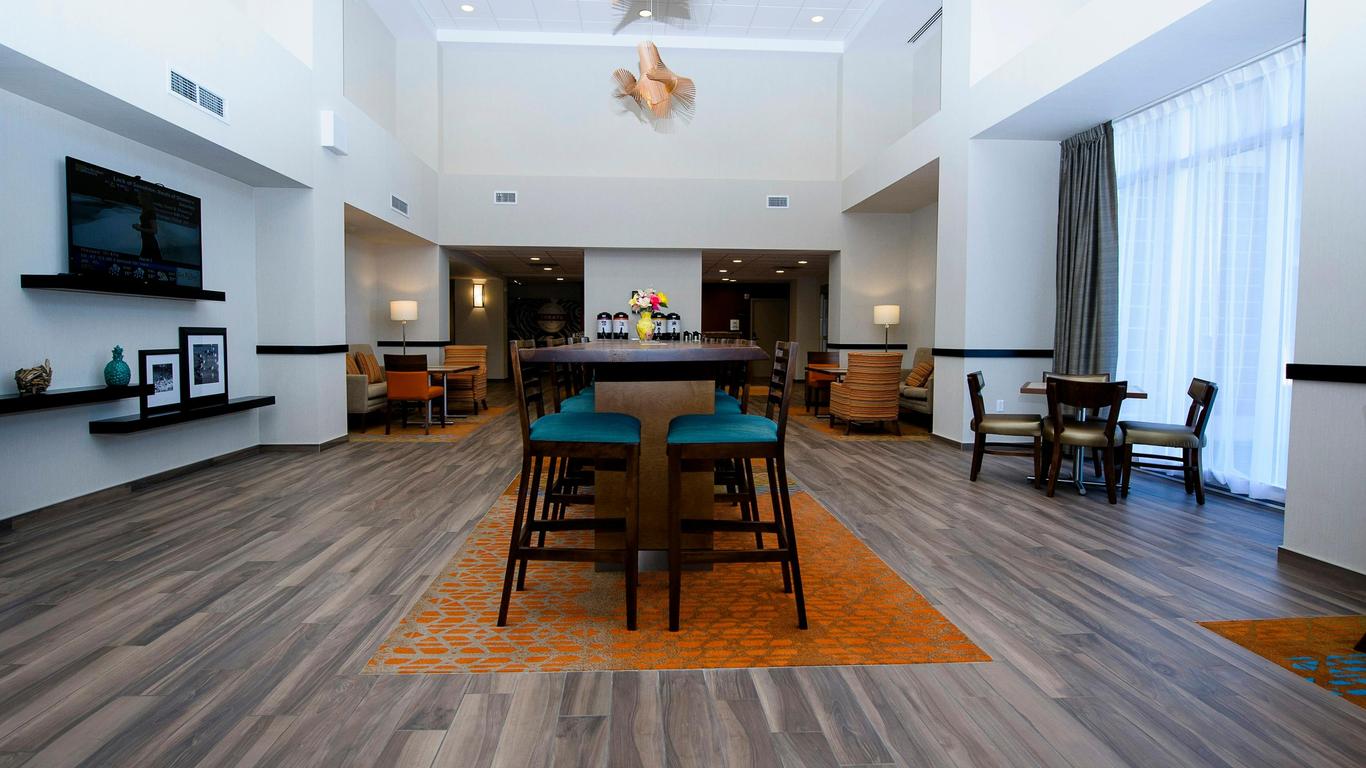 Hampton Inn & Suites by Hilton Truro