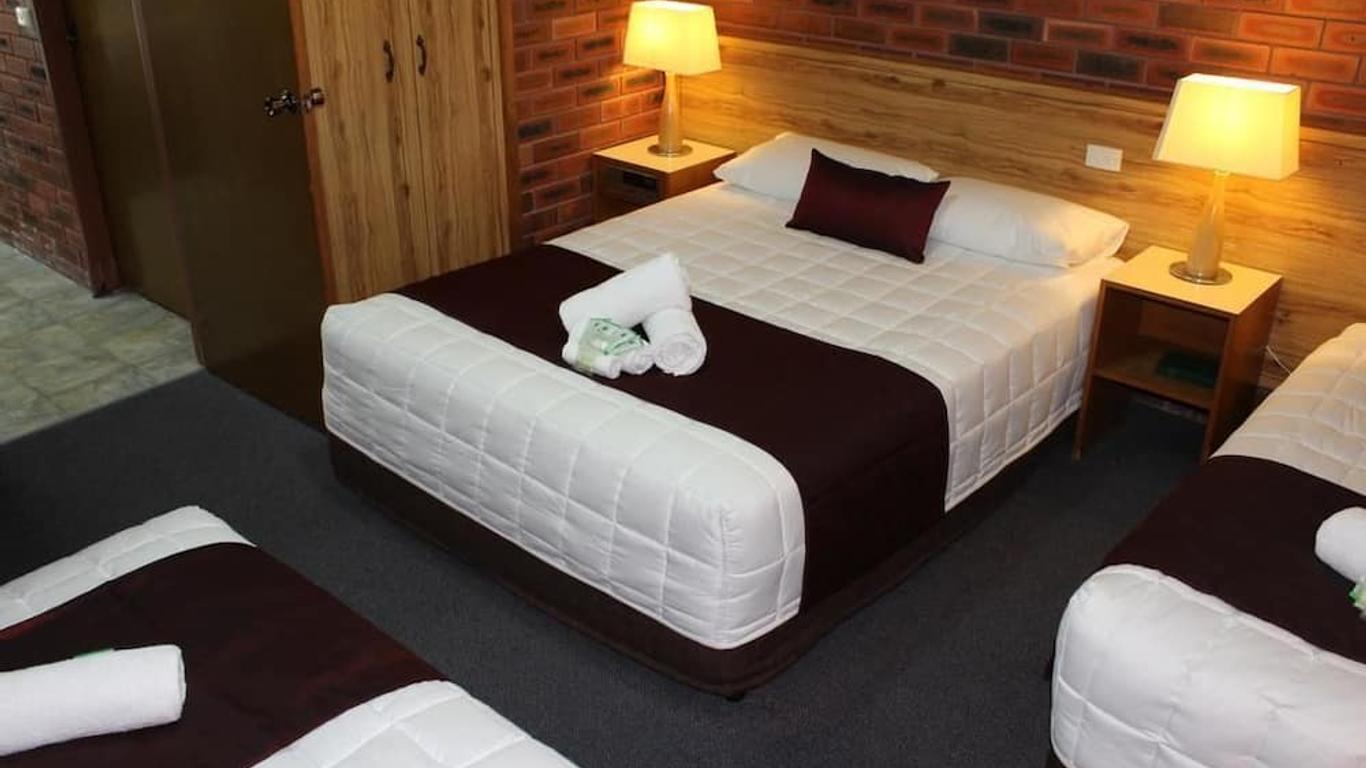 Tabourie Lake Motel