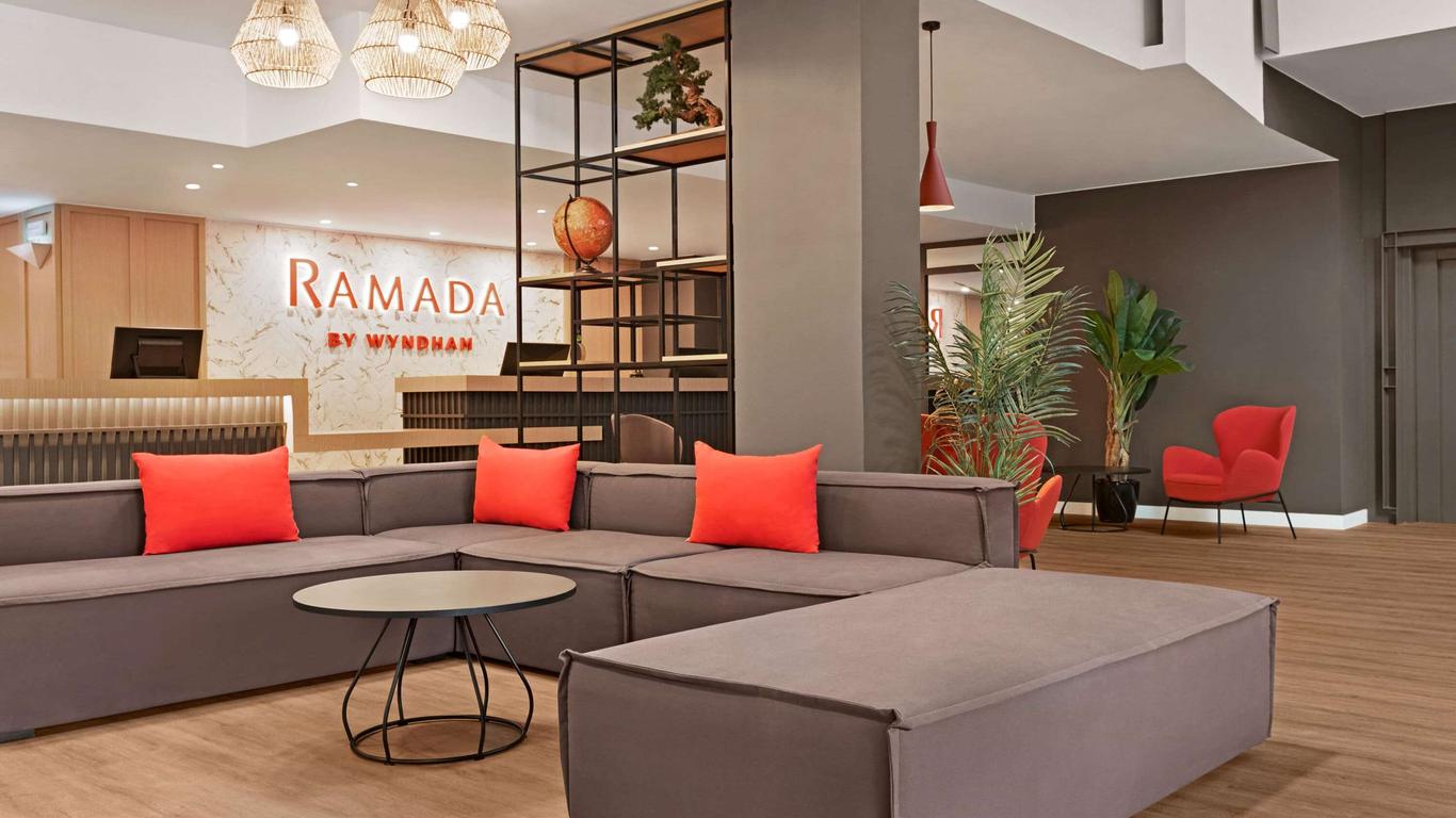 Ramada by Wyndham Valencia Almussafes