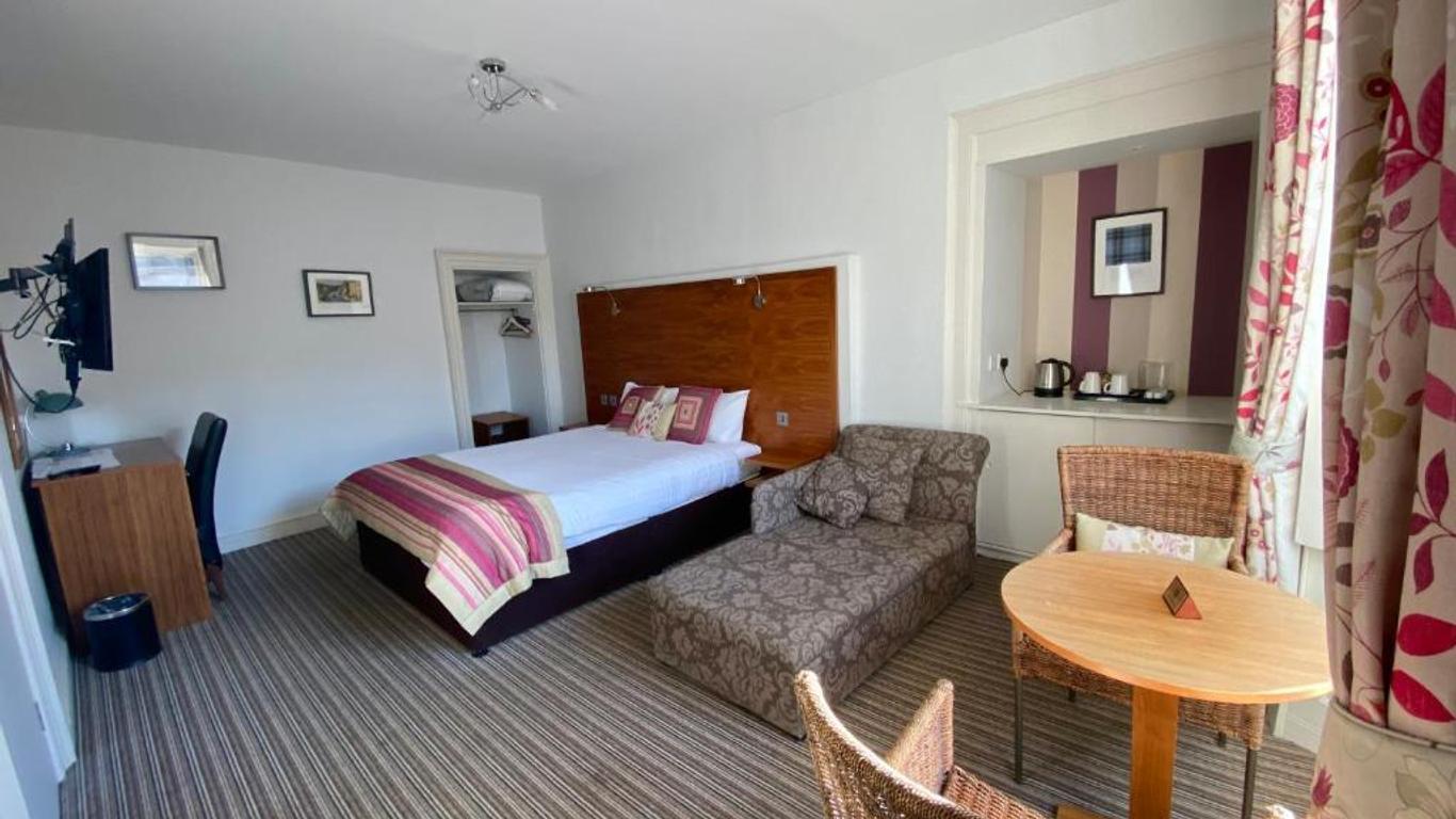 County Hotel