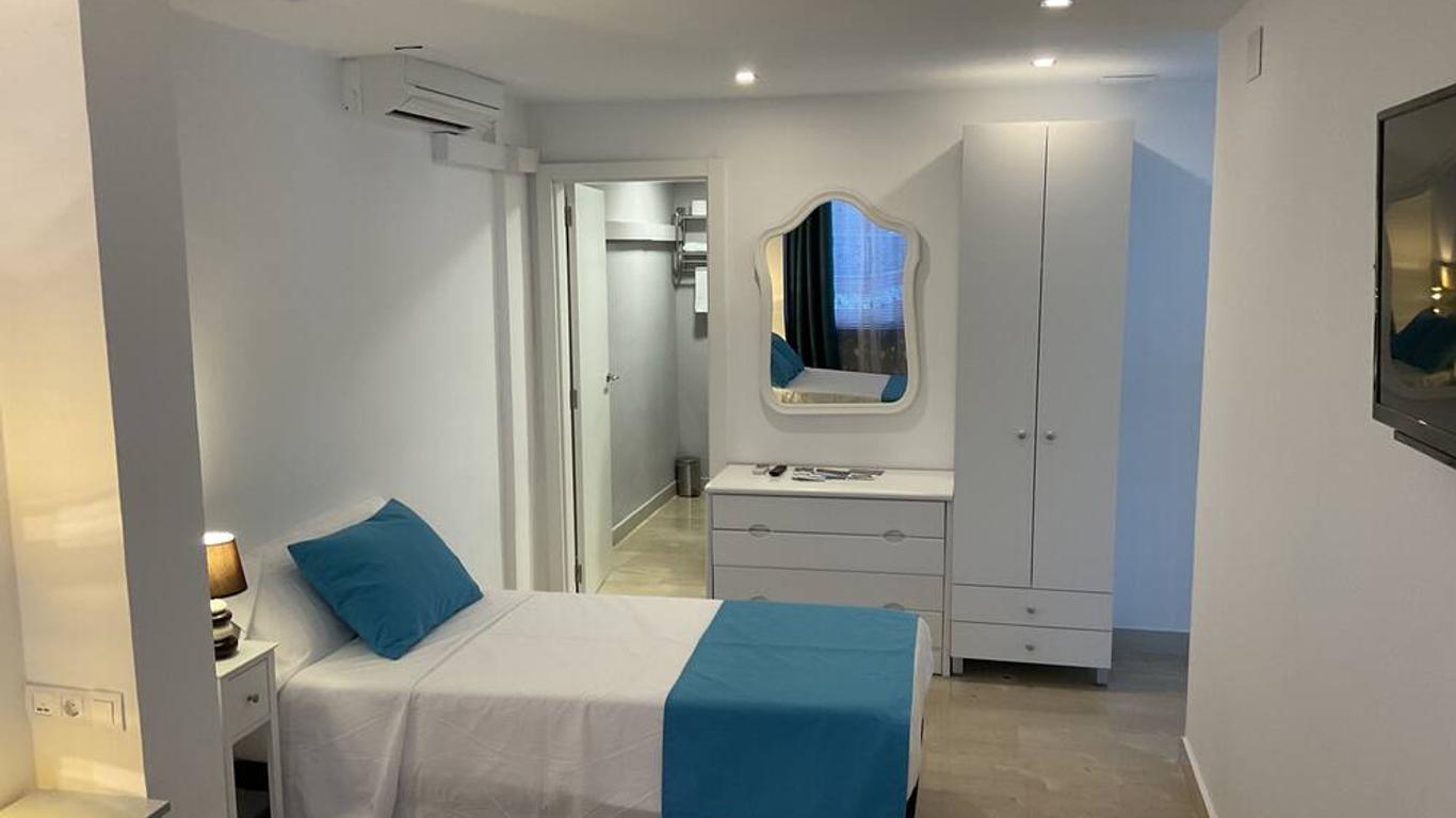 Pension Campello The Blue Med