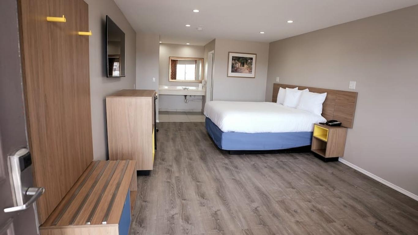 Days Inn by Wyndham Hemet