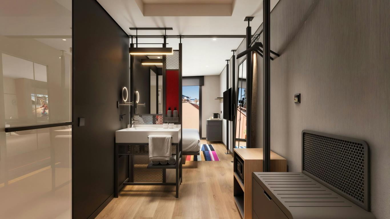 Aloft Istanbul Karakoy