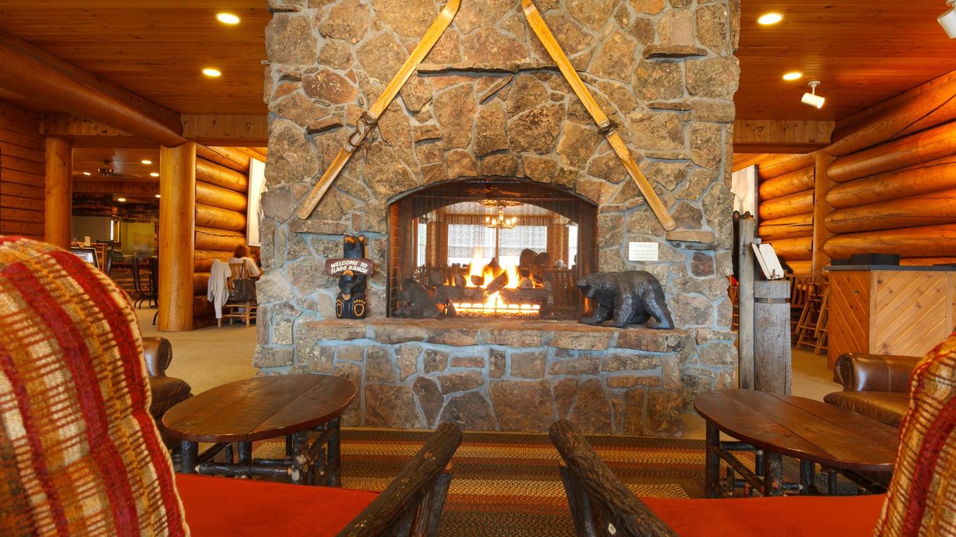 Headwaters Lodge & Cabins at Flagg Ranch