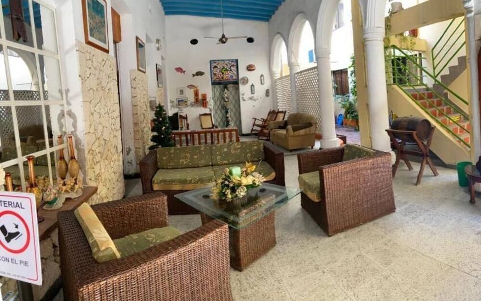 vista Recepción de Hotel Granate