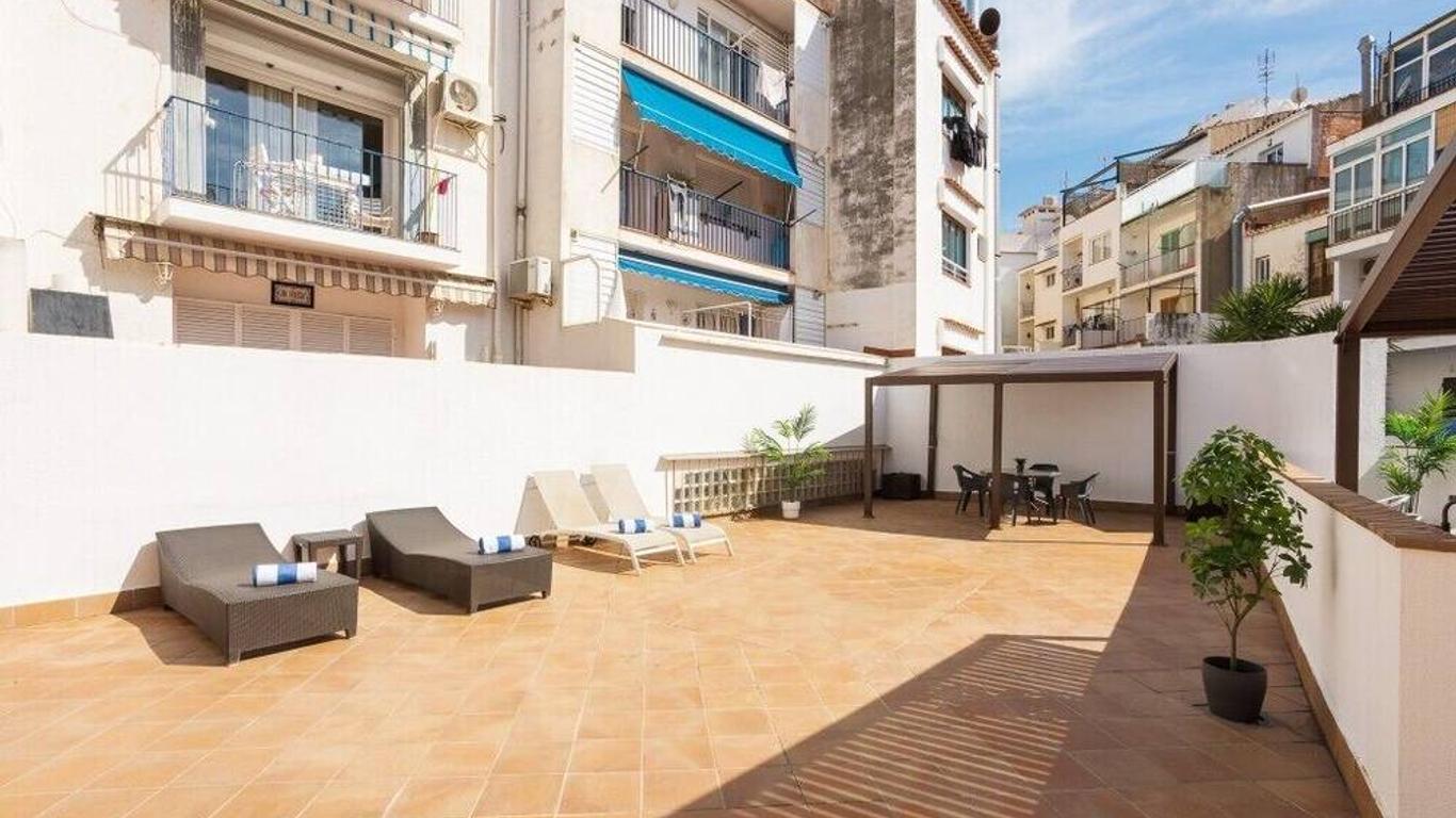 Lucas House Apartments by Sitges Group