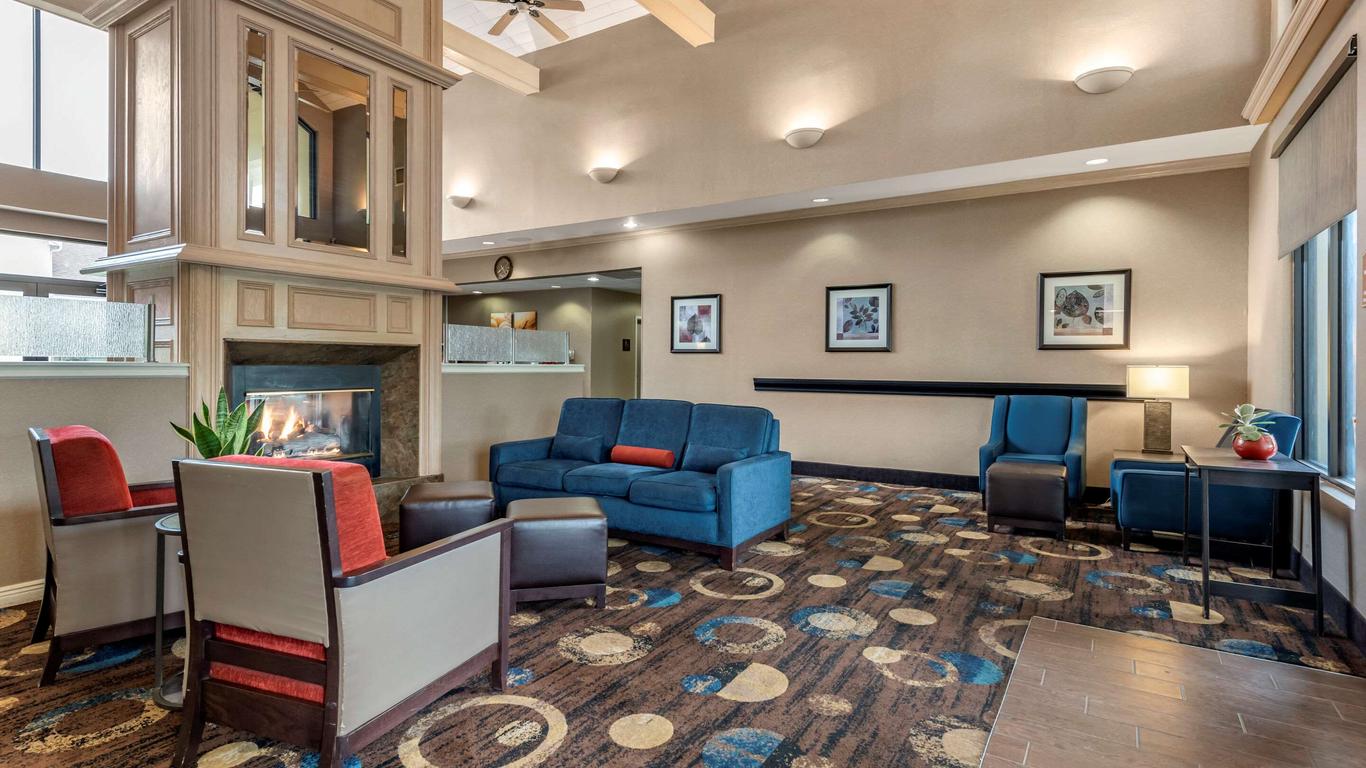 Comfort Inn & Suites