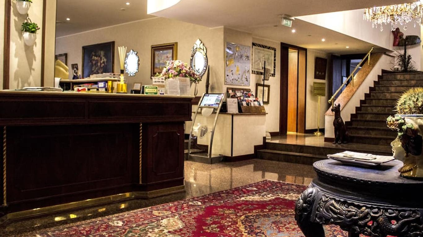 Hotel Bristol