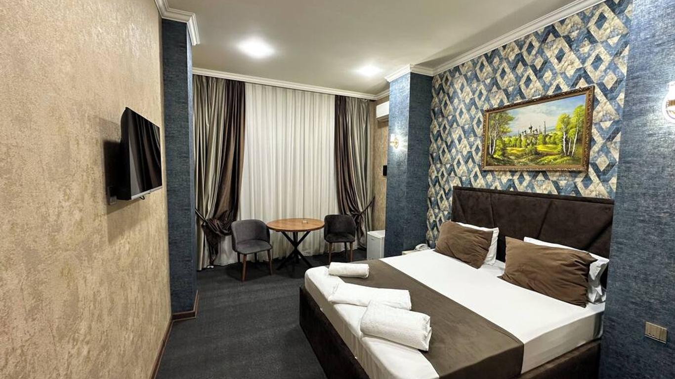 Riva Hotel