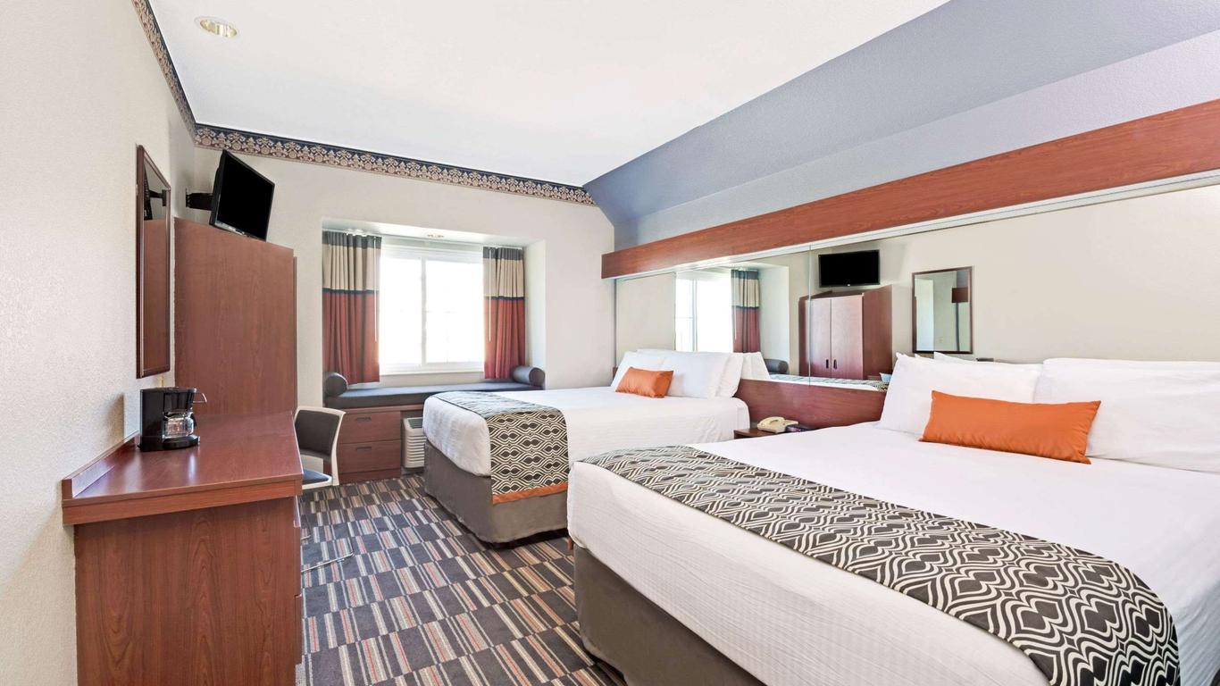 Microtel Inn & Suites by Wyndham Urbandale/Des Moines