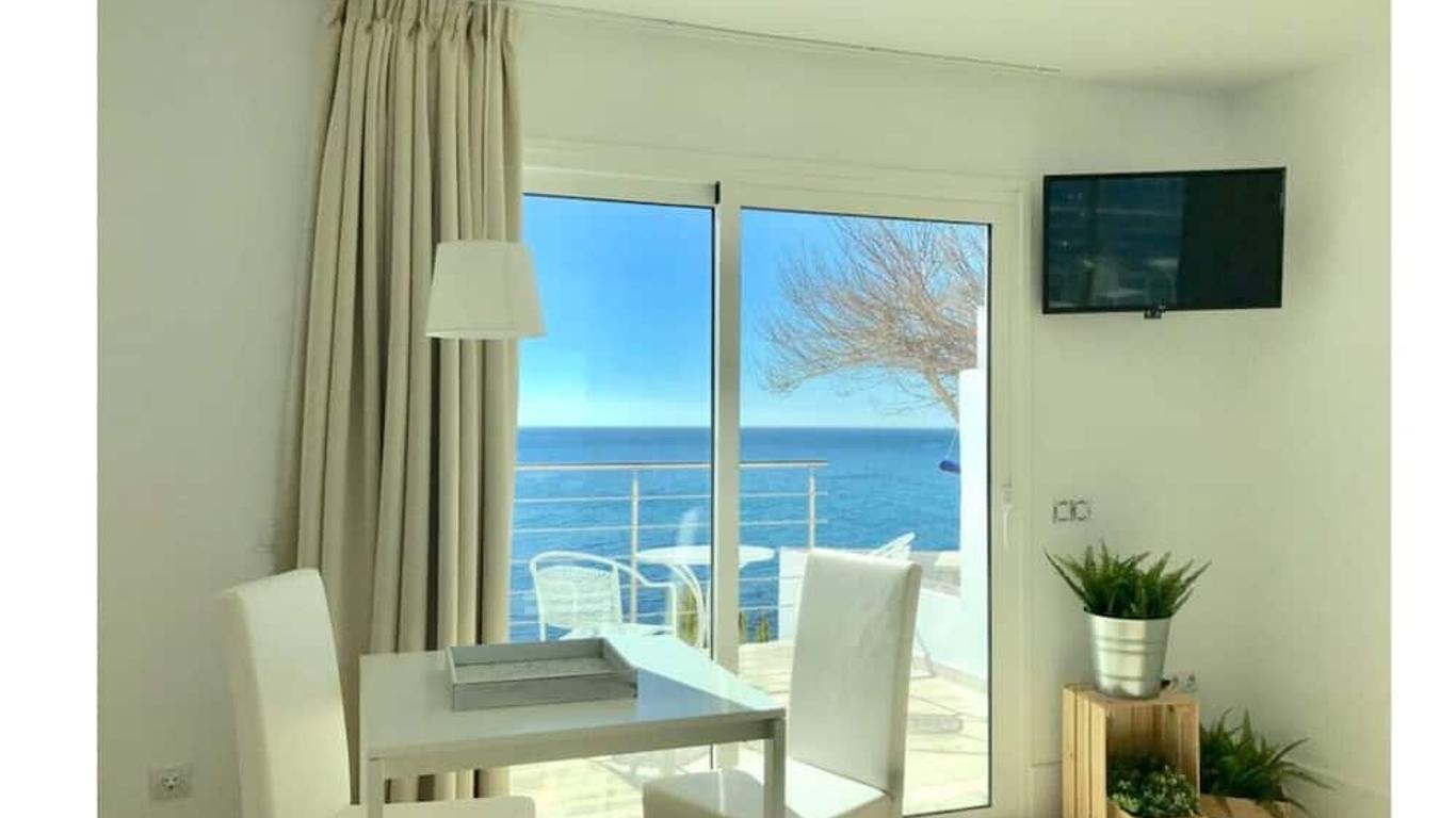 Casa Atlantica - Beautiful Seaview Apartment Upper Floor