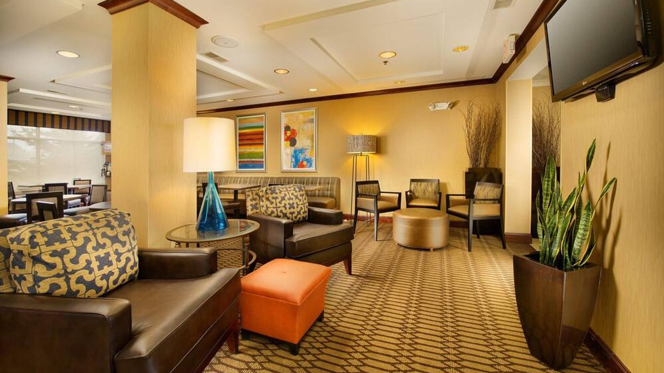 Holiday Inn Express & Suites Chambersburg