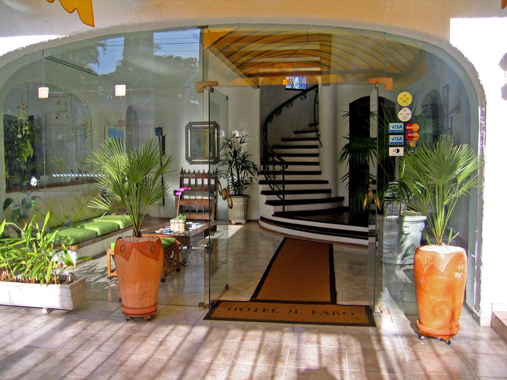 Entrada del hotel
